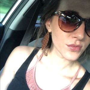 Meet your Posher, Raven